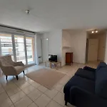 T3 Royal Plaza Center * Μεντόν