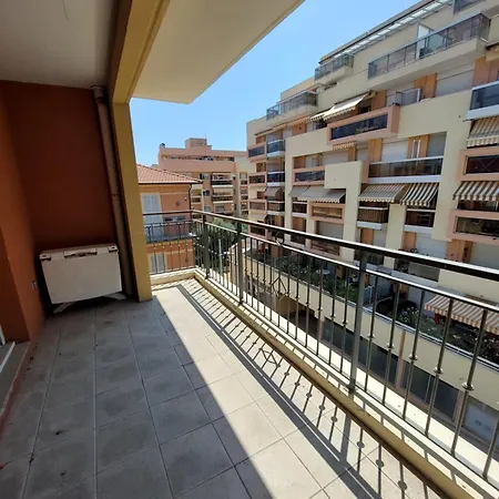 Διαμέρισμα T3 Royal Plaza Center Μεντόν